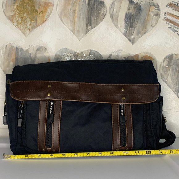 Travel/Organizer Crossbody Purse - Picture 6 of 7